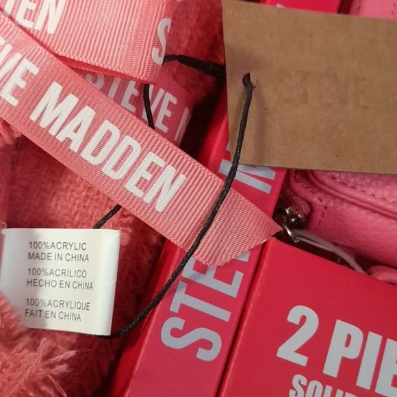 New STEVE MADDEN 2 Piece Gift Set Zip Wallet Fringe Scarf - Picture 5 of 5